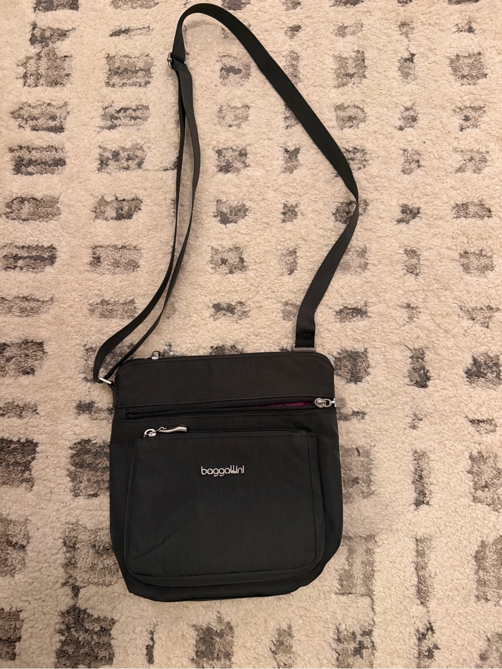 Baggallini Olive Green Modern Pocket Crossbody Organizer Bag with RFID liner